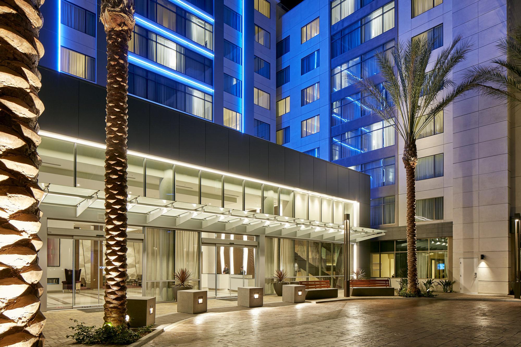 By Marriott At Resort/convention Center Hotel 3*